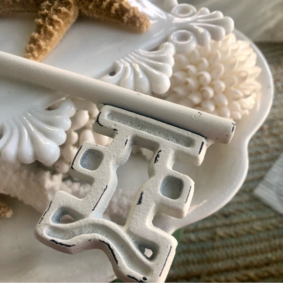 NWT! White Cottage Paris Apt Key Wall Decor - Picture 4 of 7